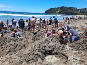 hot water beach new zealand